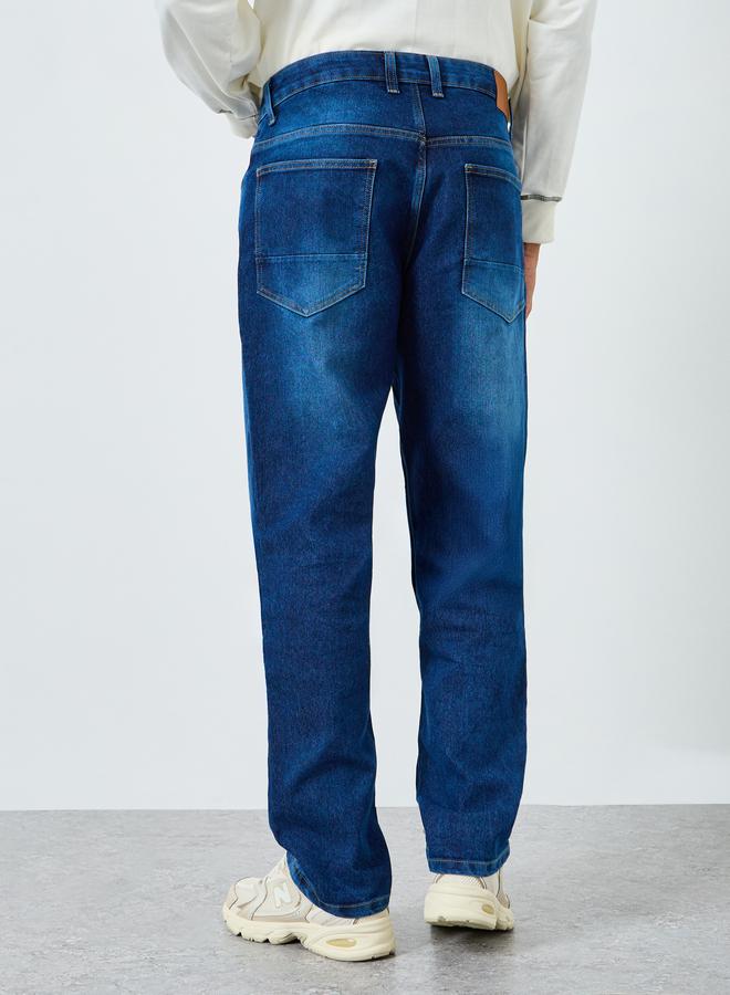 ستايلي جينز بتفاصيل حمض مشطوف بقصة مريحة - Image 3